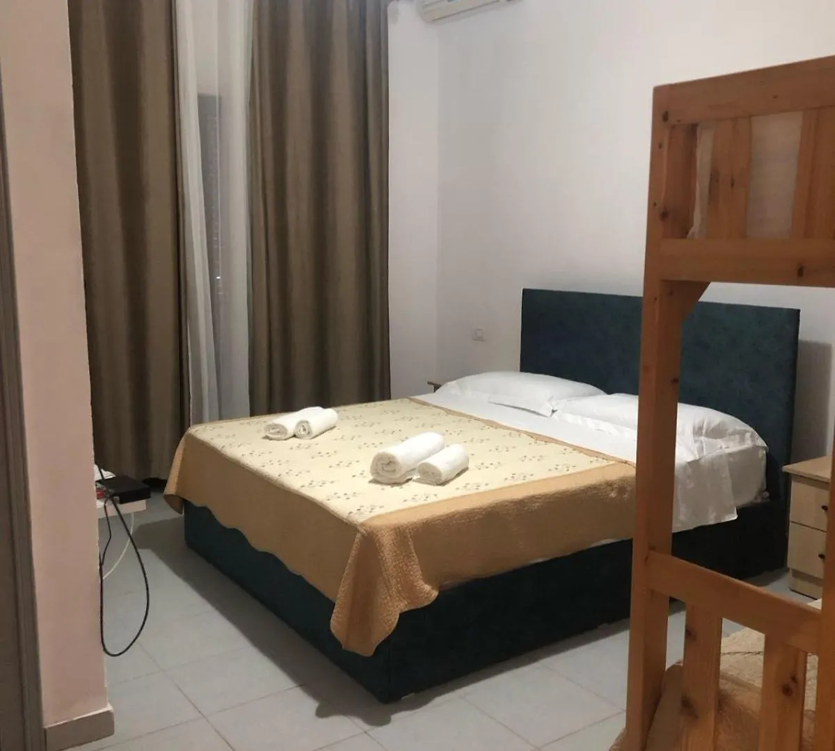 Blue Eye Restaurant And Hotel Durrës